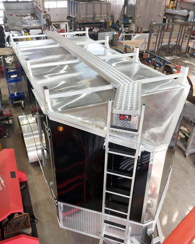 Single walkway with front ladder